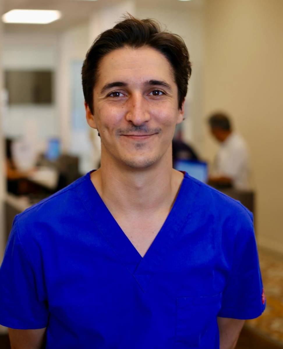 Docteur Mathieu Cermolacce, chirurgien orthopédiste à l'Institut de la Cheville et du Pied à Paris 